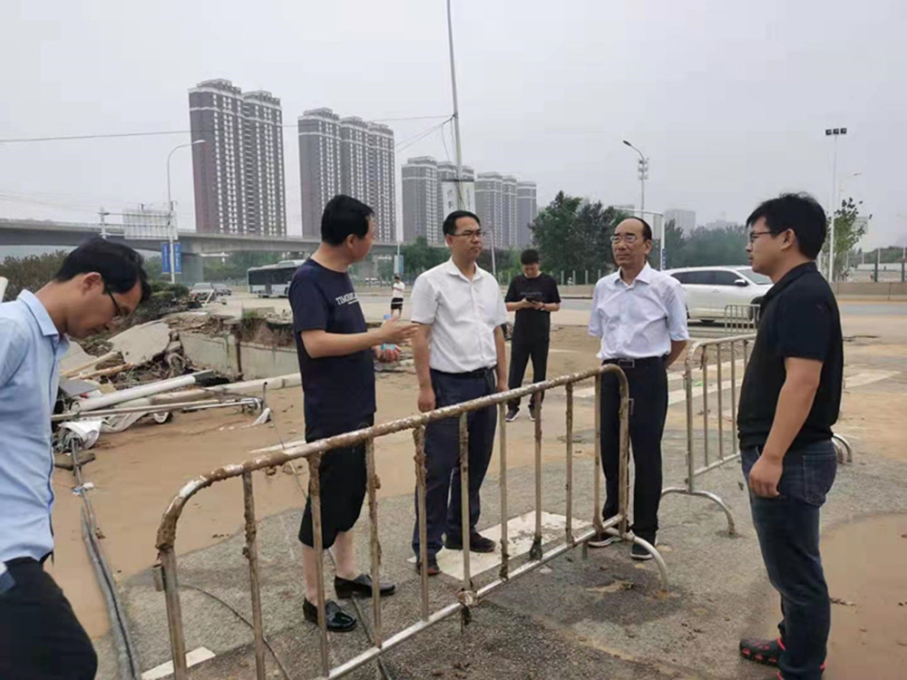 集團公司黨委書記、董事長、總經理秦廣遠赴市政項目檢查指導災后恢復重建工作